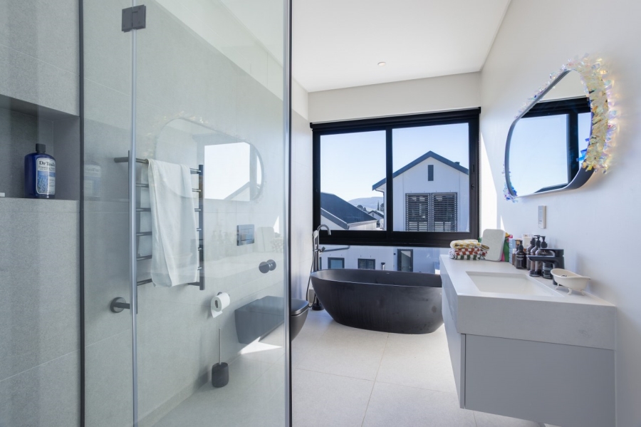 4 Bedroom Property for Sale in Val De Vie Estate Western Cape